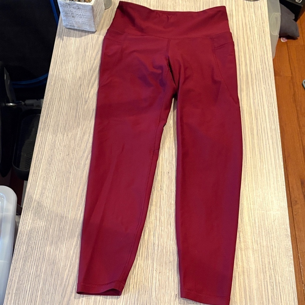 Old Navy Active Elevate Leggings Maroon Size M